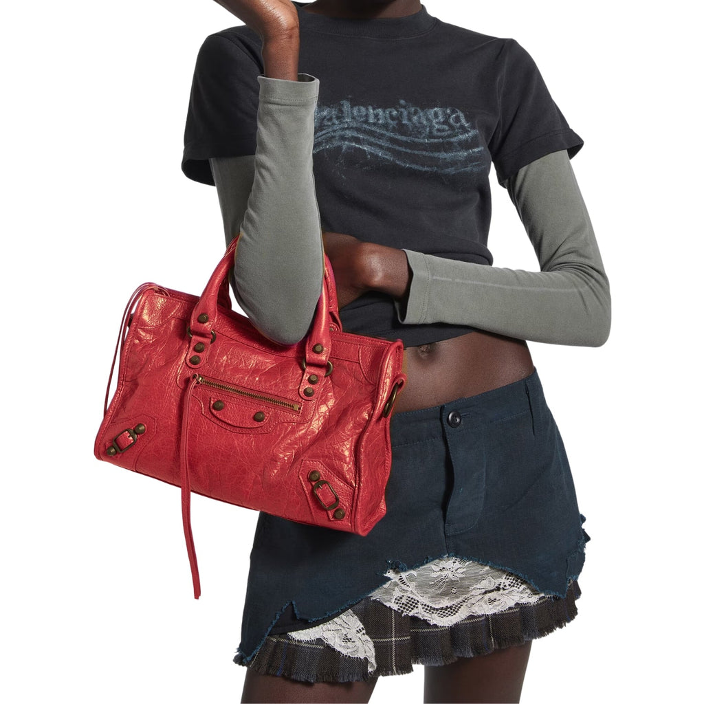 Red small city handbag – chic fashion-inspired women’s bag