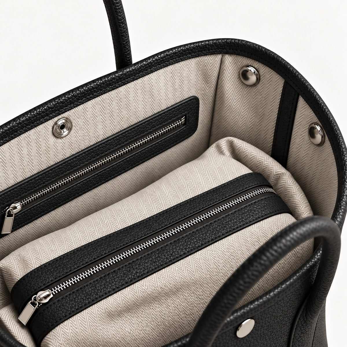 Weekday Tote Medium 30 cm open-top tote in black, interior view with canvas lining and zip pocket