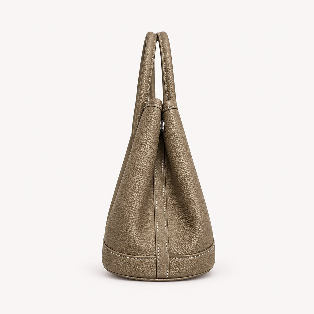Weekday Tote Medium 30 cm open-top tote in khaki, side view
