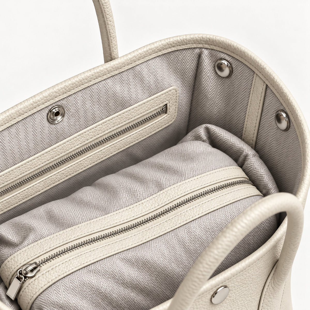 Weekday Tote Medium 30 cm open-top tote in white, interior view with canvas lining and zip pocket